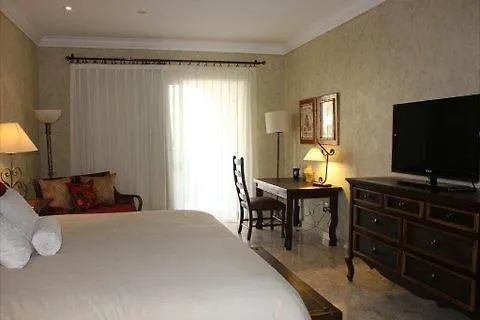 La Apartahotel